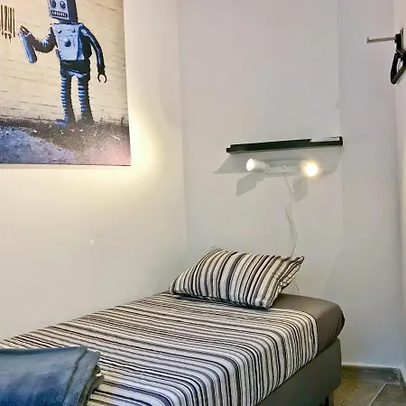 Urban Manesa City Center Apartment With Private Patio Manresa Exterior photo