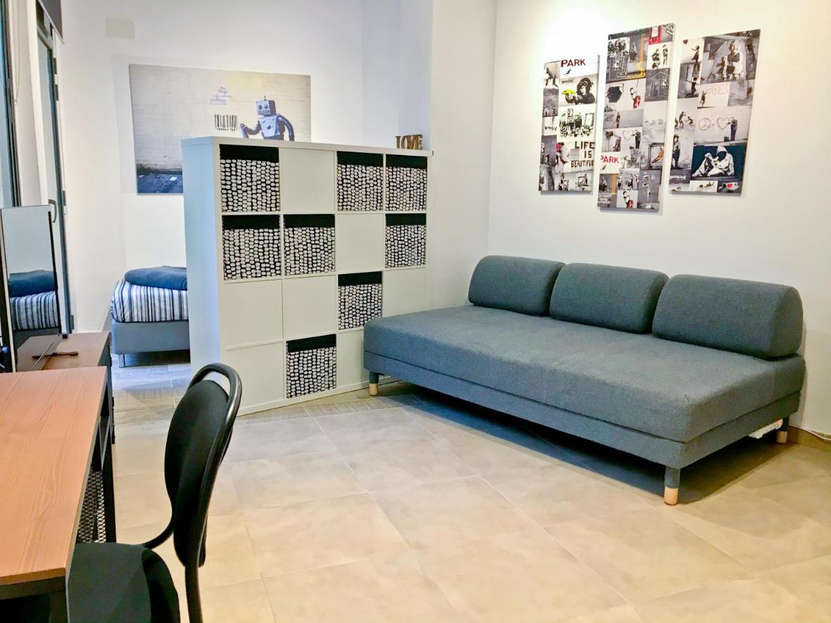 Urban Manesa Center With Private Patio *