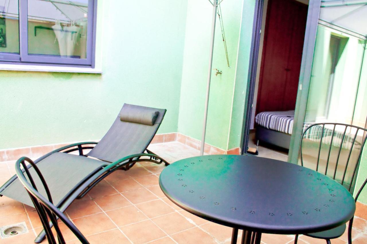 Apartment Urban Manesa Center With Private Patio